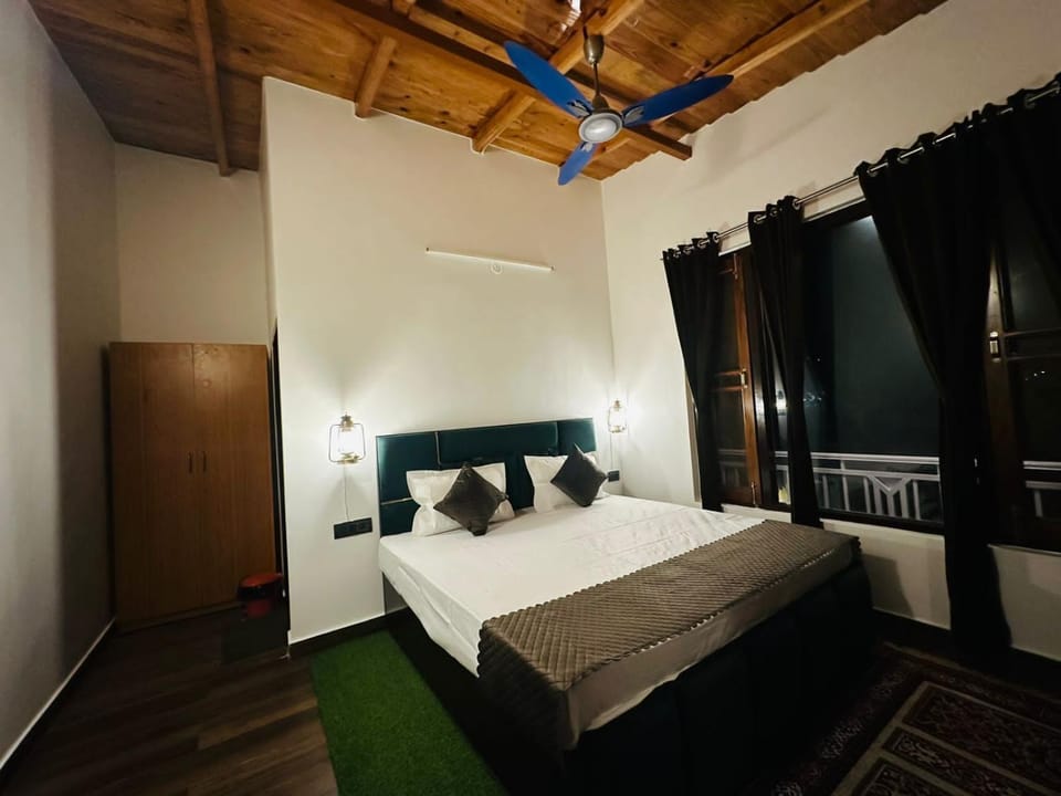 Heaven Hotel in Uttarakhand