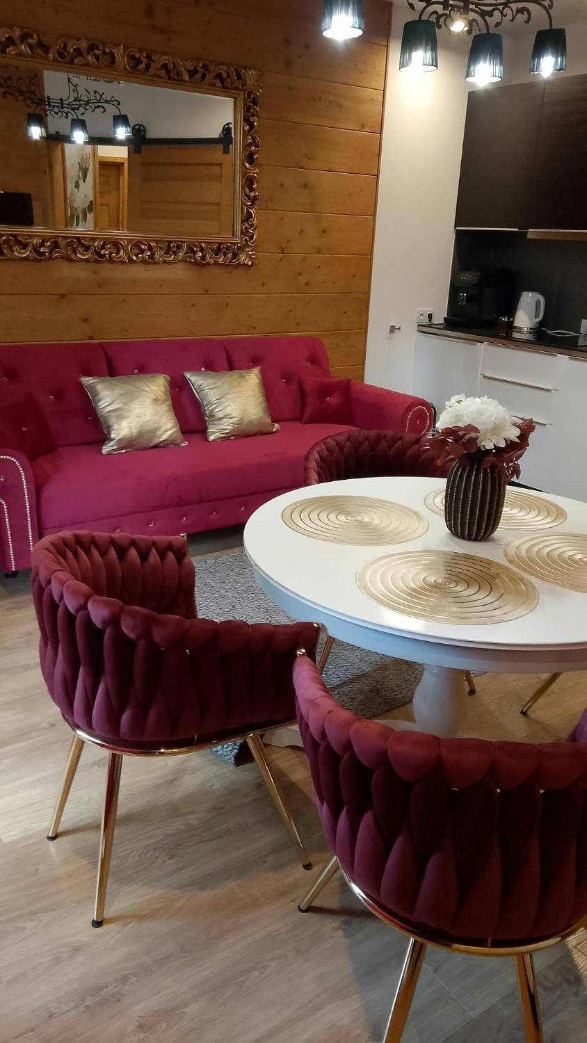 Tatra Glamour-Stylowy Apartament Blisko Centrum z miejscem postojowym i strefą relaksu Apartment in Zakopane