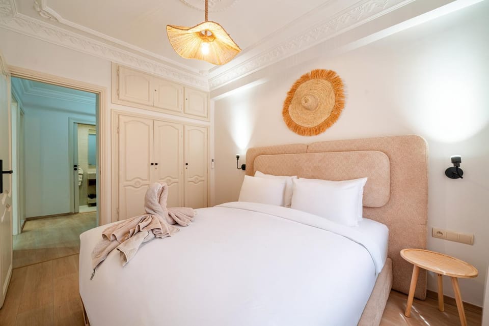 Bed, Photo of the whole room, Bedroom, towels, wardrobe
