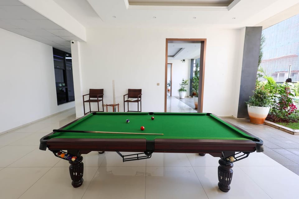 Game Room, Pool view