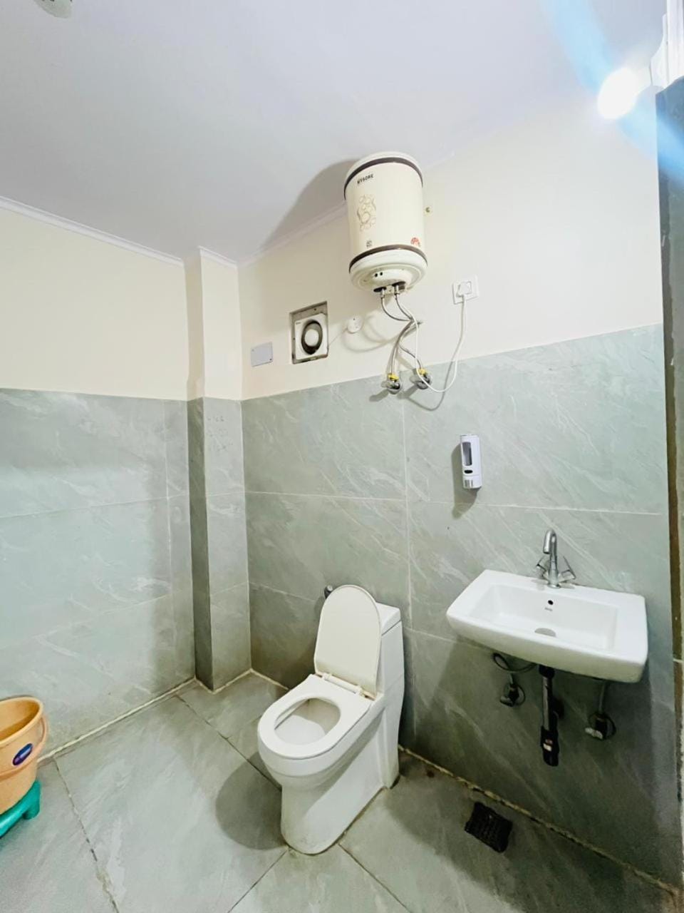 Shower, Toilet, Bathroom, bidet