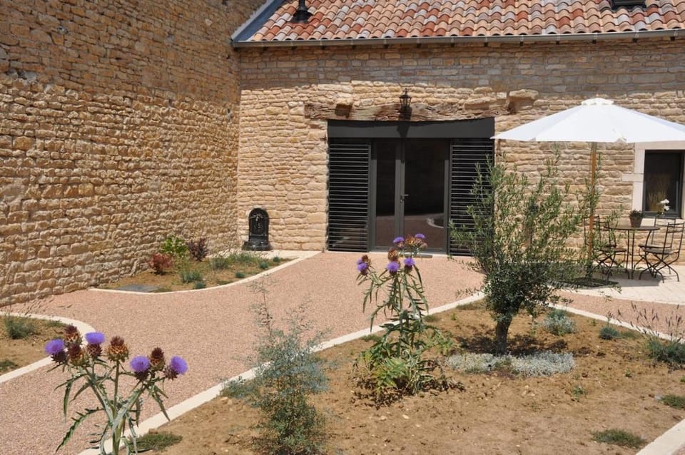 Property building, Patio, Garden