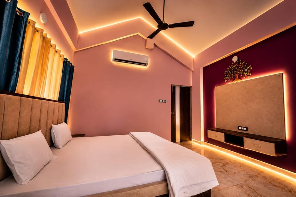 Bed, Photo of the whole room, Bedroom, air conditioner