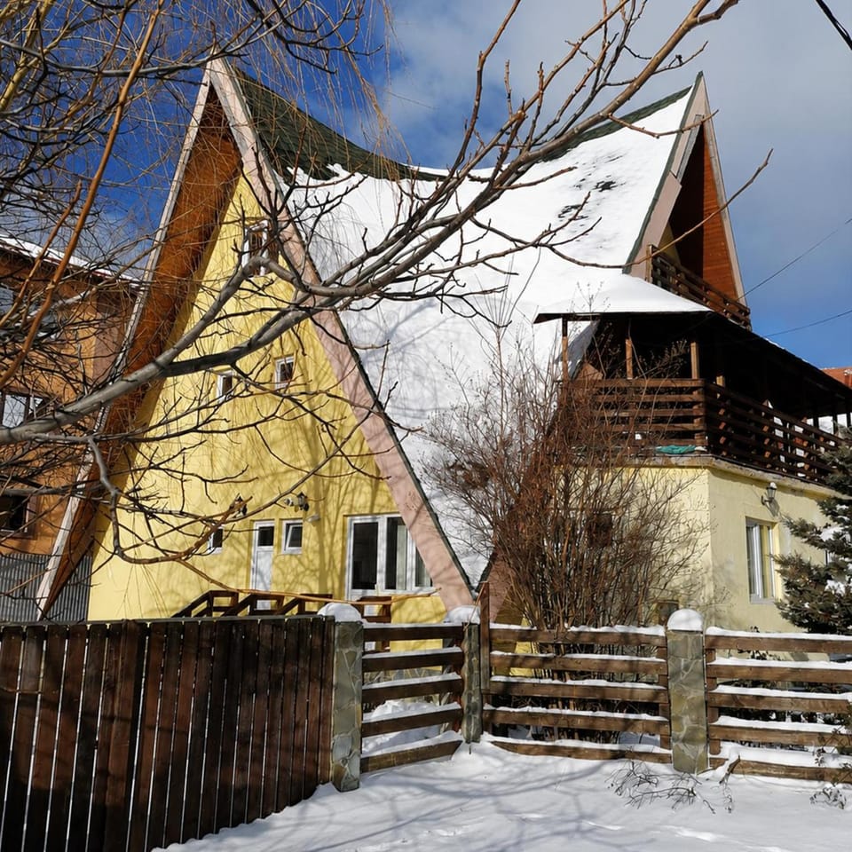Property building, Day, Winter