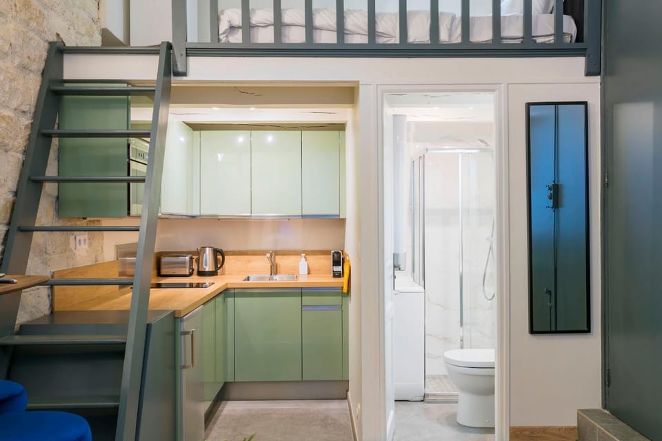 Kitchen or kitchenette