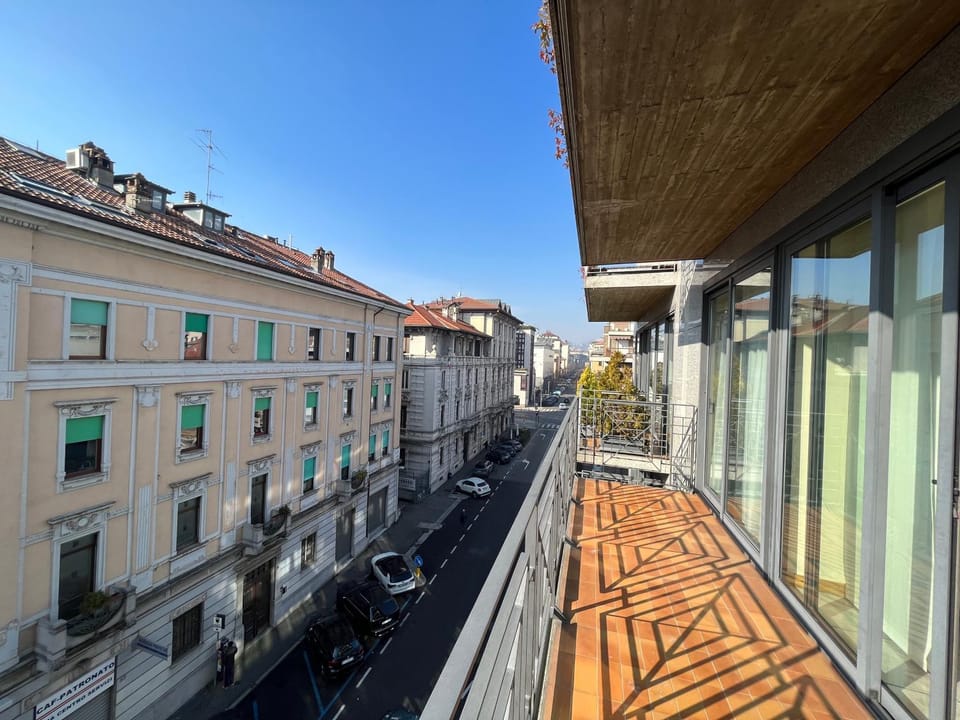 Property building, Day, Neighbourhood, City view, Street view, Location, Parking