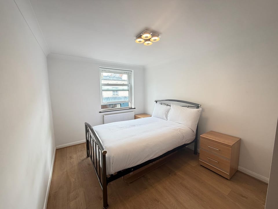 Elegant 2 Bed Flat with Private Outdoor Terrace Apartment in London Borough of Islington