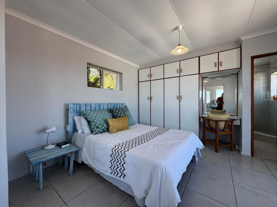 Bed, wardrobe