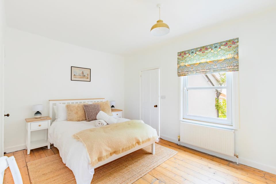2 Bed 2 Bath Terrace, Pet friendly, Fast wifi, NR2 House in Norwich