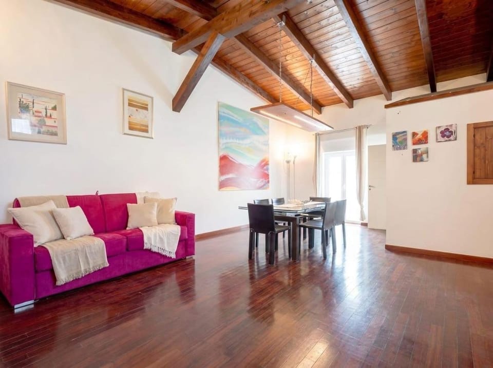 Murat Modern Wooden Penthouse - 3 Bedrooms Apartment hotel in Bari