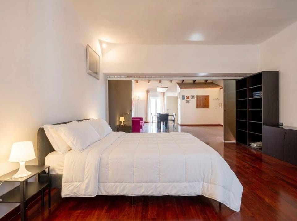 Murat Modern Wooden Penthouse - 3 Bedrooms Apartment hotel in Bari