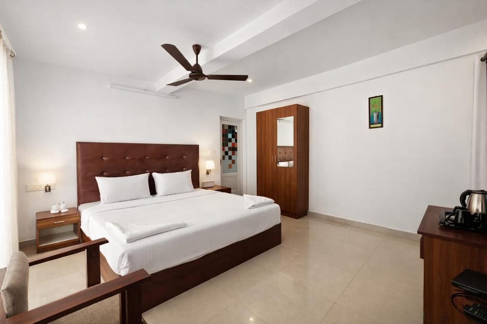 Bed, Photo of the whole room, Bedroom