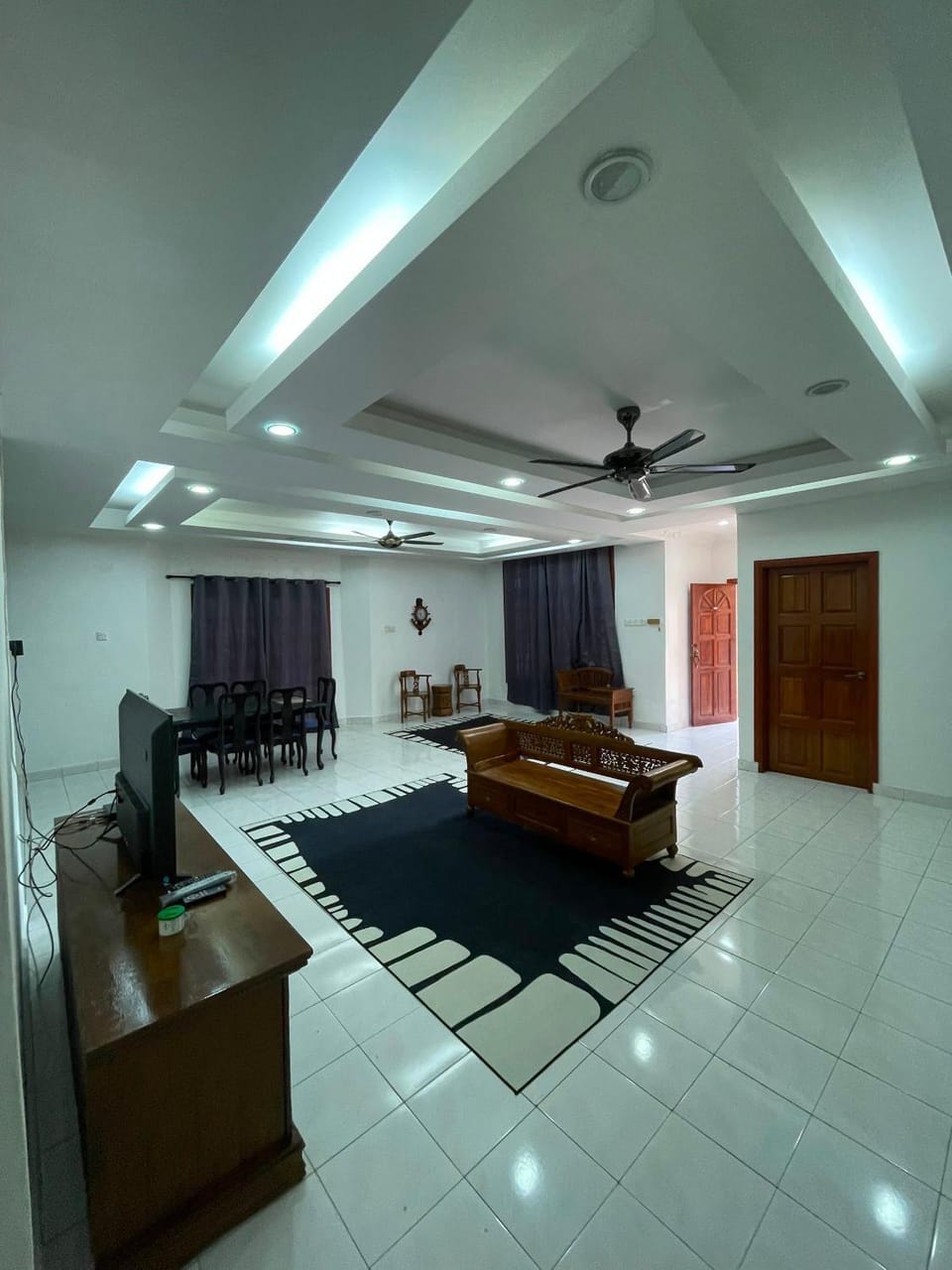 Homestay Taman Azura 4 Bedrooms 4 AC WIFI & COWAY House in Terengganu, Malaysia