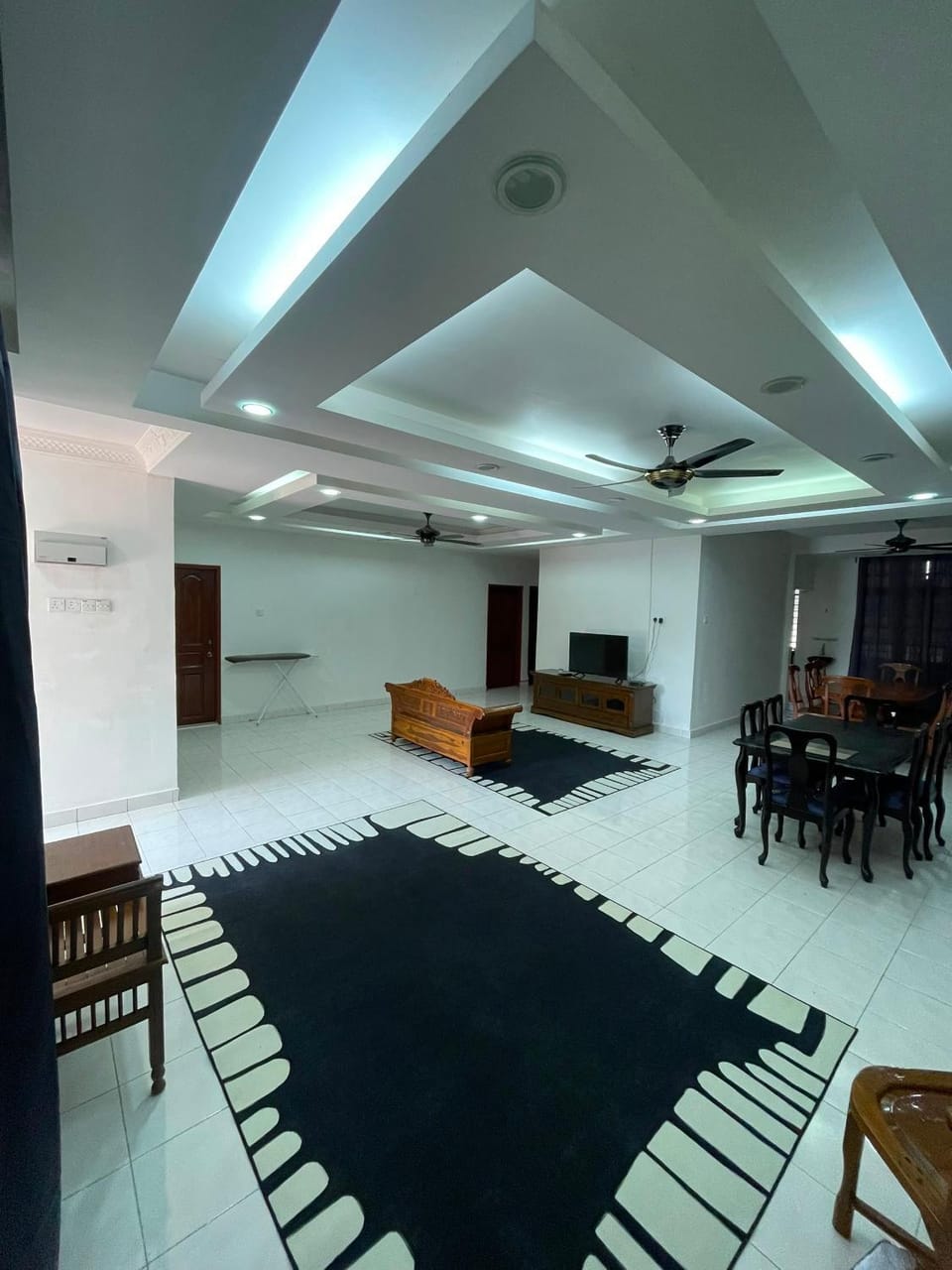 Homestay Taman Azura 4 Bedrooms 4 AC WIFI & COWAY House in Terengganu, Malaysia