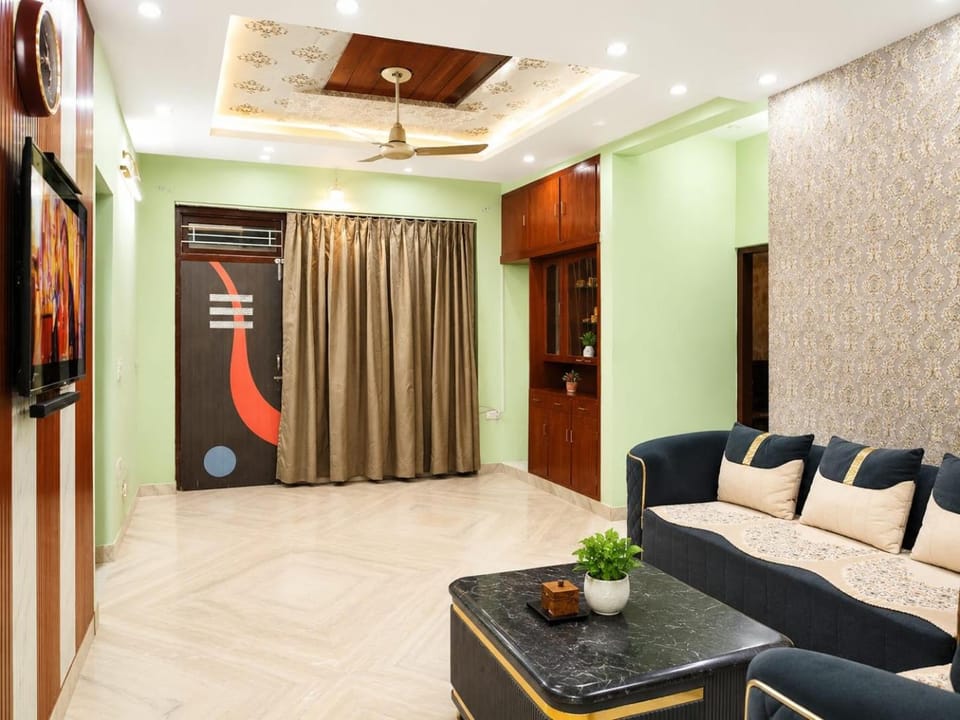 Luxury Airy Retreat Palace Apartment in Jaipur