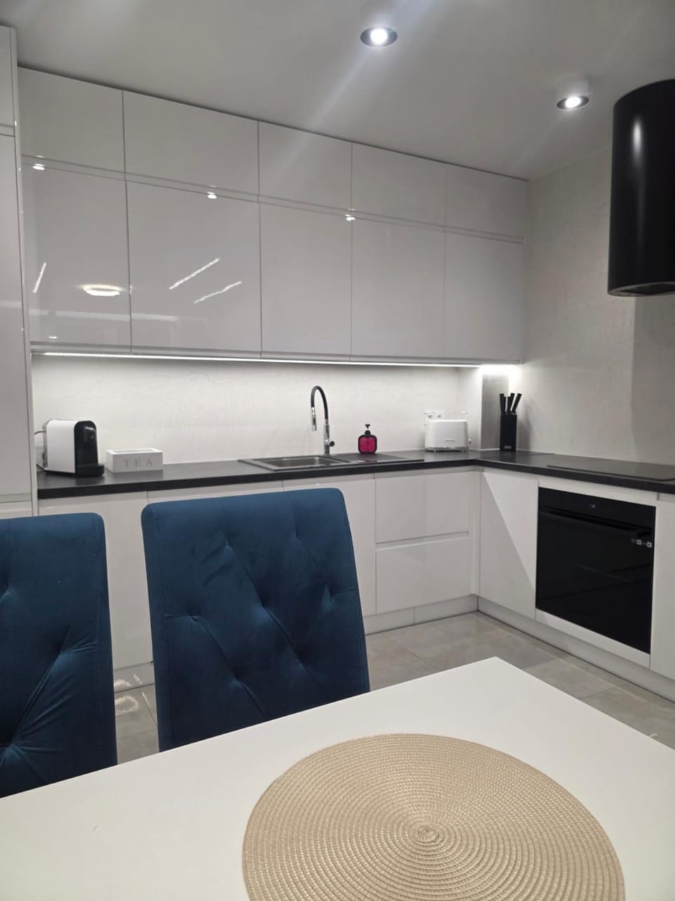 TV and multimedia, Kitchen or kitchenette, Living room, Seating area, Dining area, minibar, pet friendly, stove