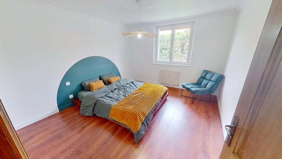 Bed, Photo of the whole room, Bedroom