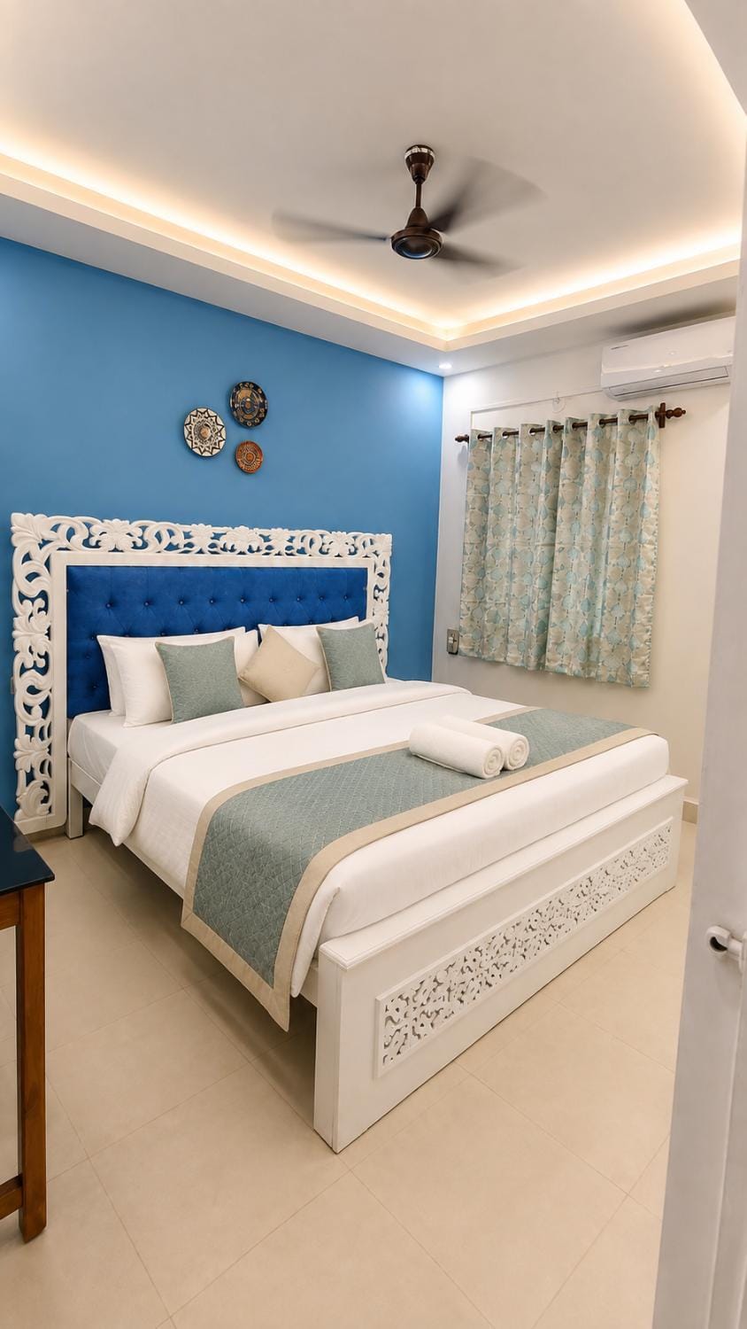 Bed, Photo of the whole room, Bedroom, fireplace