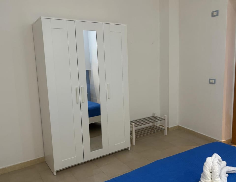 Bedroom, wardrobe