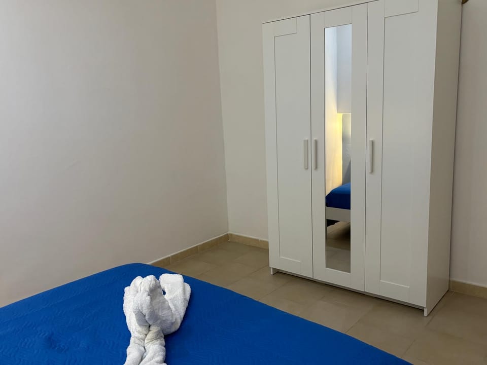 Bedroom, wardrobe