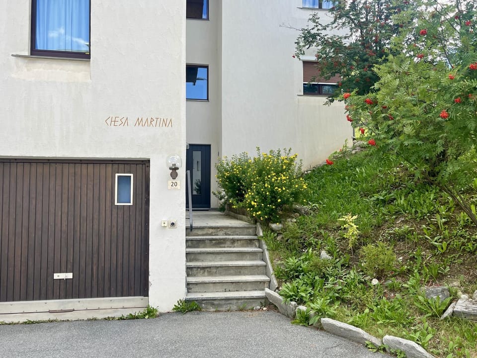 Chesa Martina 3pax - La Punt Apartment in Canton of Grisons