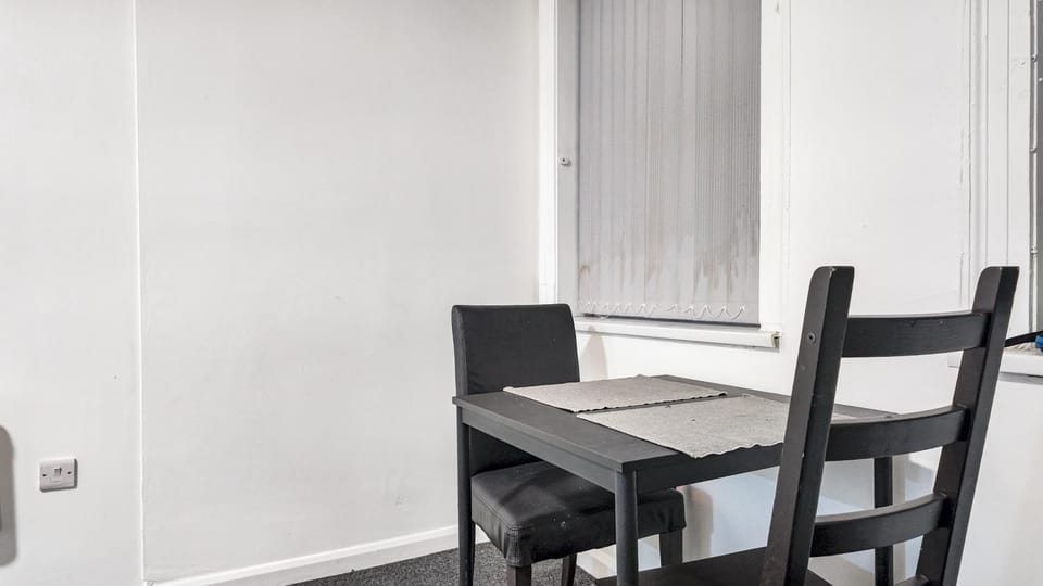 Stylish Studio in iIlkeston with Parking Apartment in Amber Valley