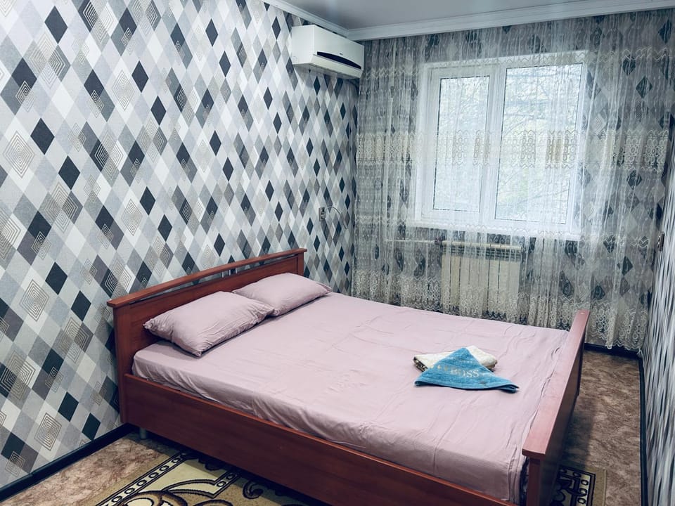 Photo of the whole room, air conditioner