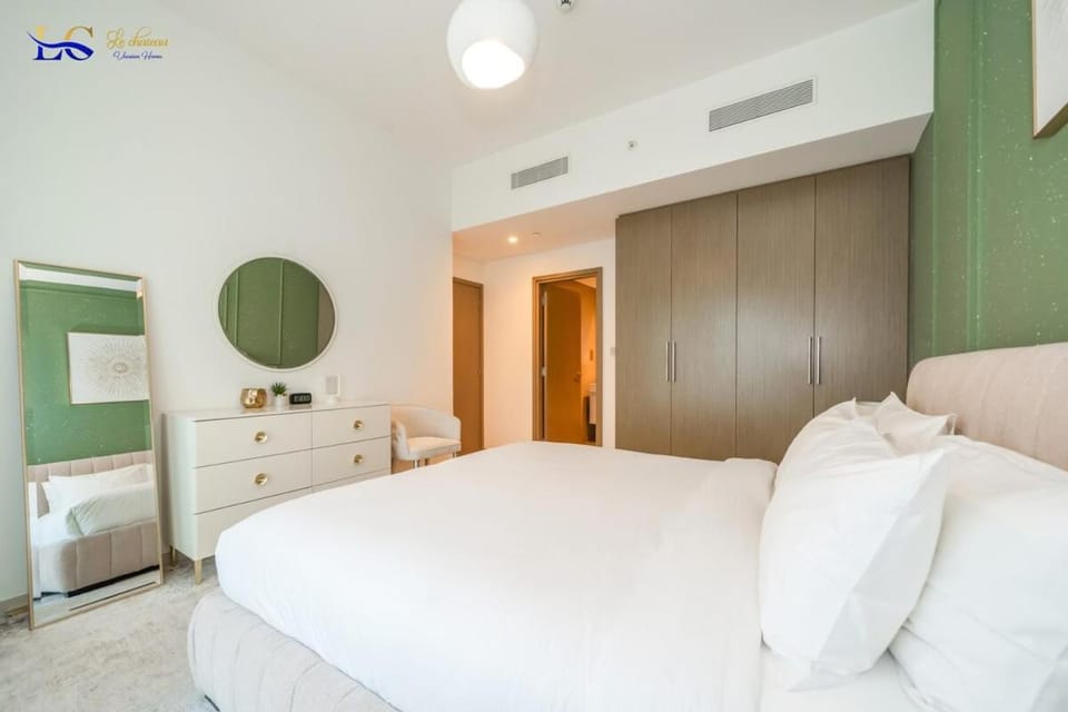 2BR Luxury Stay in Burj Royale Downtown Apartment in Dubai