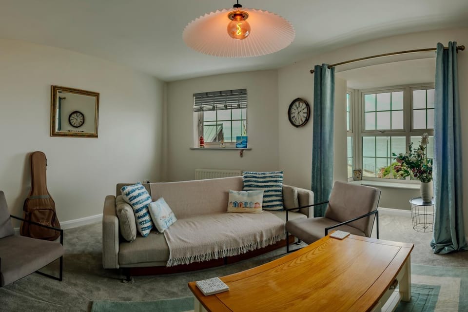 4BR Seafront Home with Stunning Sea Views House in Portishead