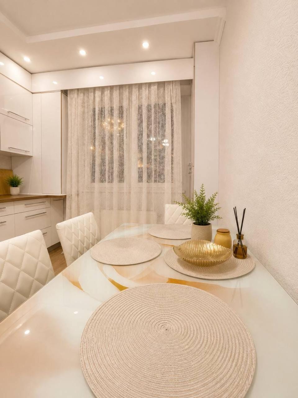 Seating area, Dining area