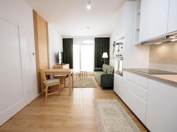 Kitchen or kitchenette, Dining area, stove