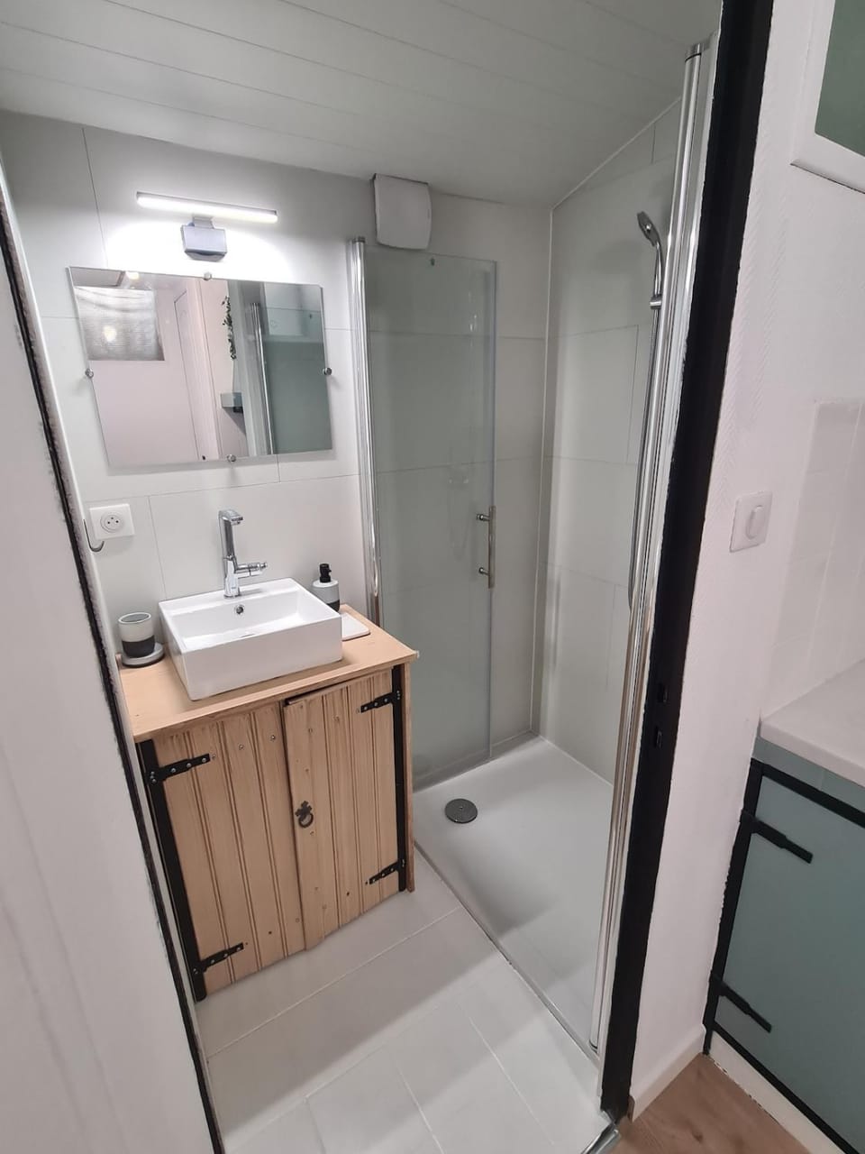 Studio - climatisé - proche centre ville, espace carat, gare - parking gratuit Apartment in Nouvelle-Aquitaine