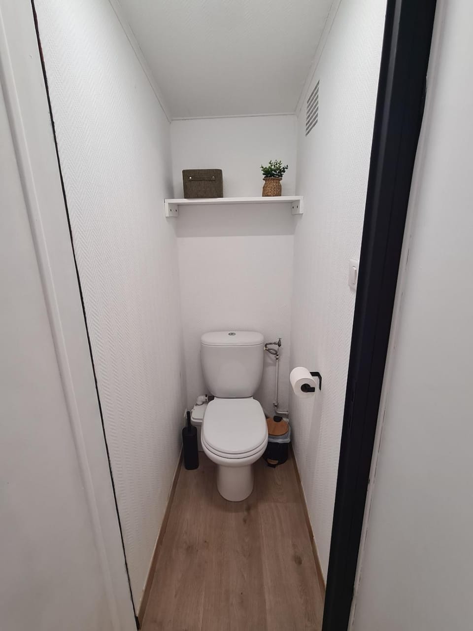 Studio - climatisé - proche centre ville, espace carat, gare - parking gratuit Apartment in Nouvelle-Aquitaine