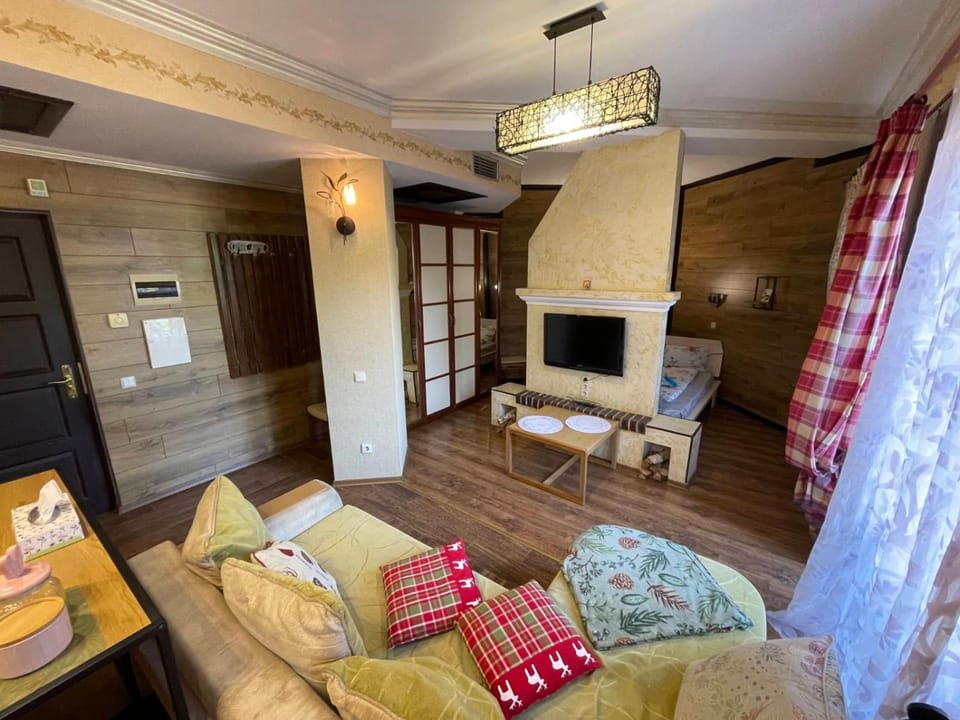 Communal lounge/ TV room, TV and multimedia, Living room, Seating area