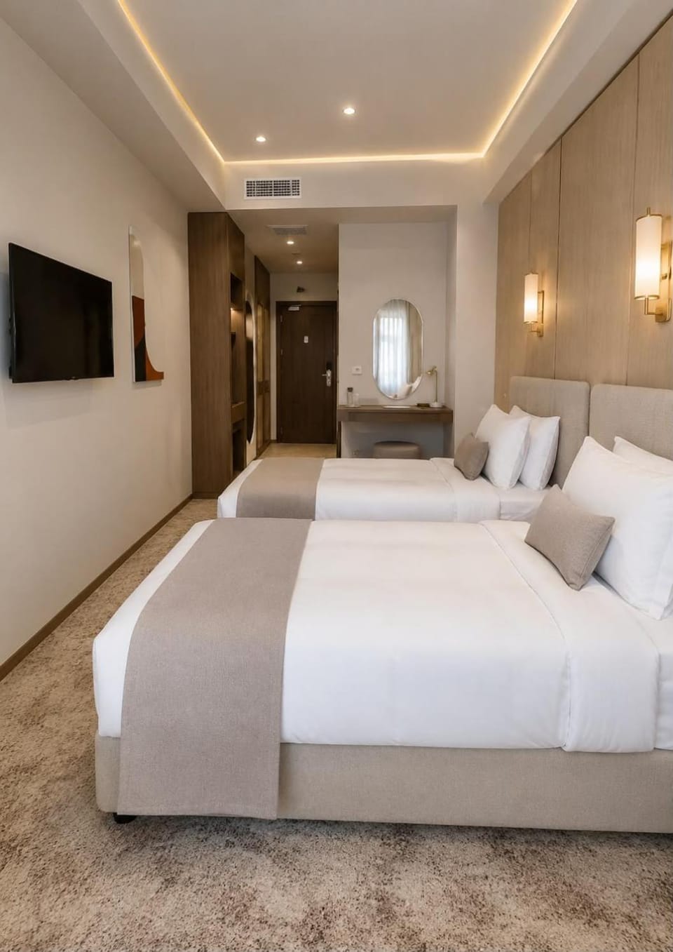 Bed, TV and multimedia, Photo of the whole room, Bedroom