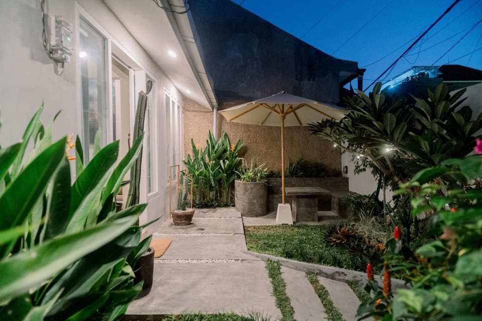 The Ranuya Canggu - 8 min to Berawa Beach House in North Kuta
