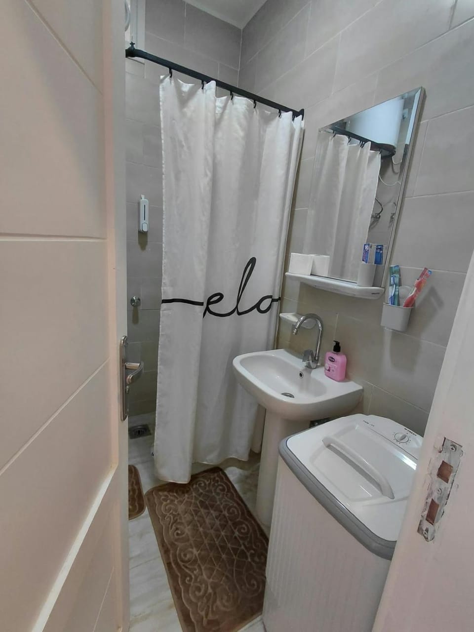Shower, Toilet, Bathroom, towels