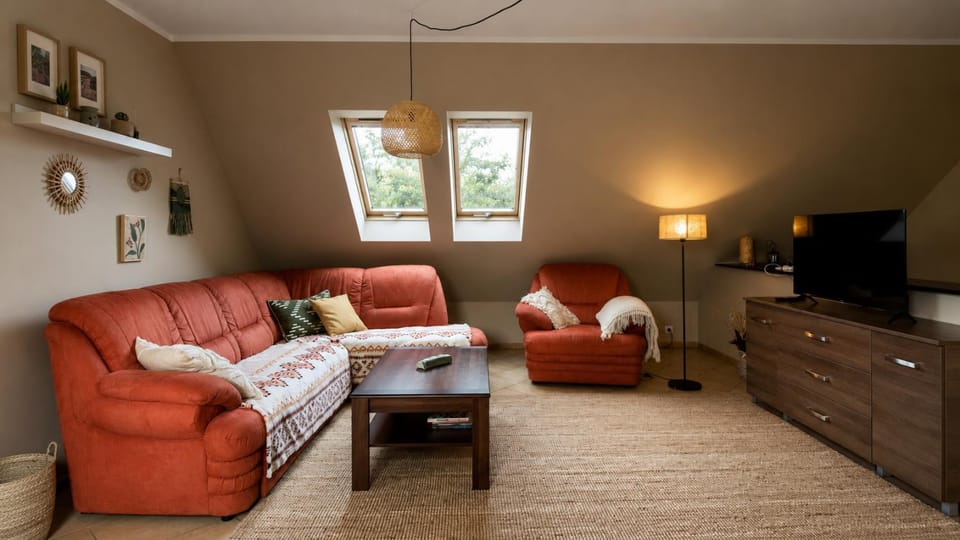 Communal lounge/ TV room, TV and multimedia, Living room, Seating area