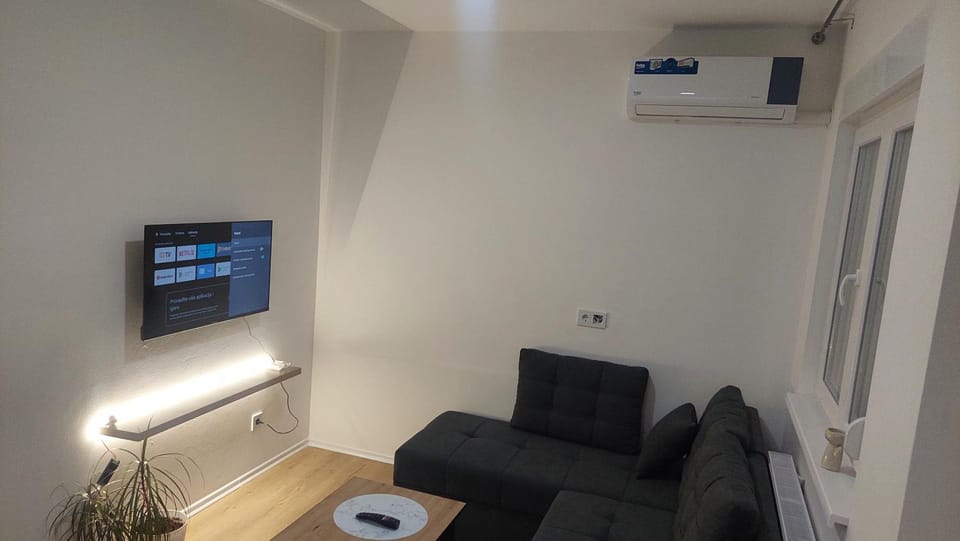 TV and multimedia, Living room, air conditioner