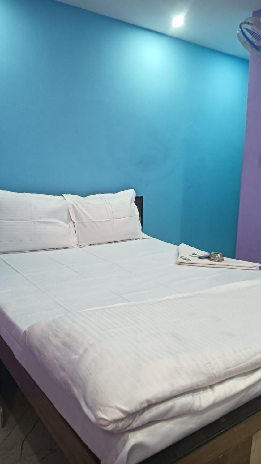 A2 Guest house Chinar park Apartment in Kolkata
