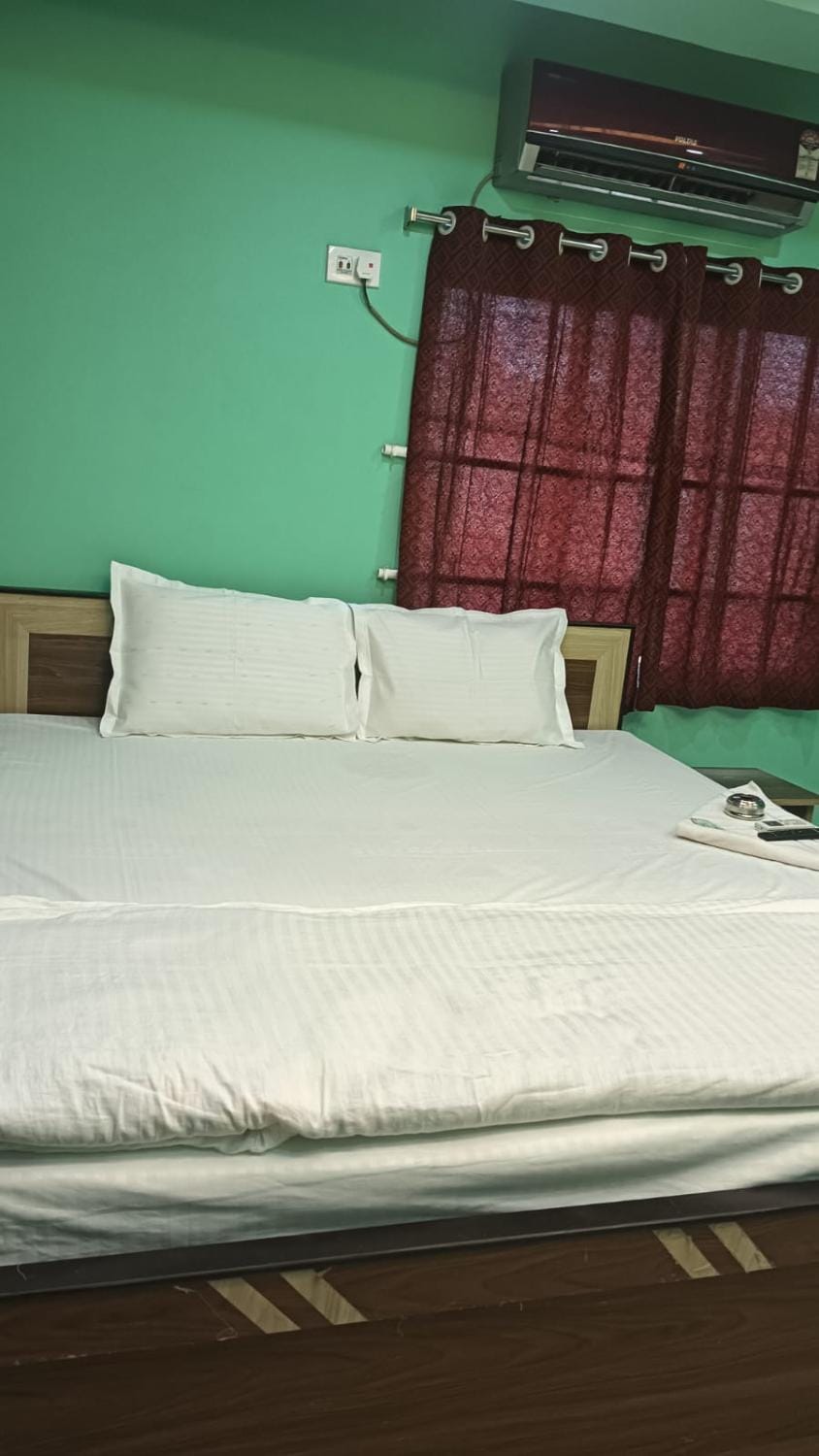 A2 Guest house Chinar park Apartment in Kolkata