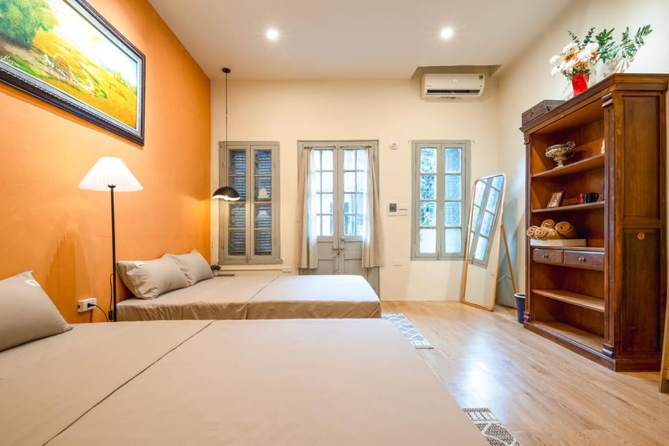 Bed, Bedroom, wardrobe, air conditioner