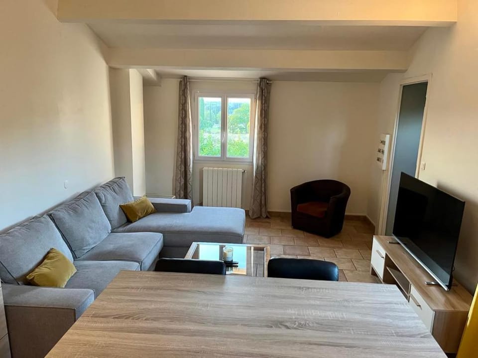 Appartement spacieux et lumineux Apartment in Provence