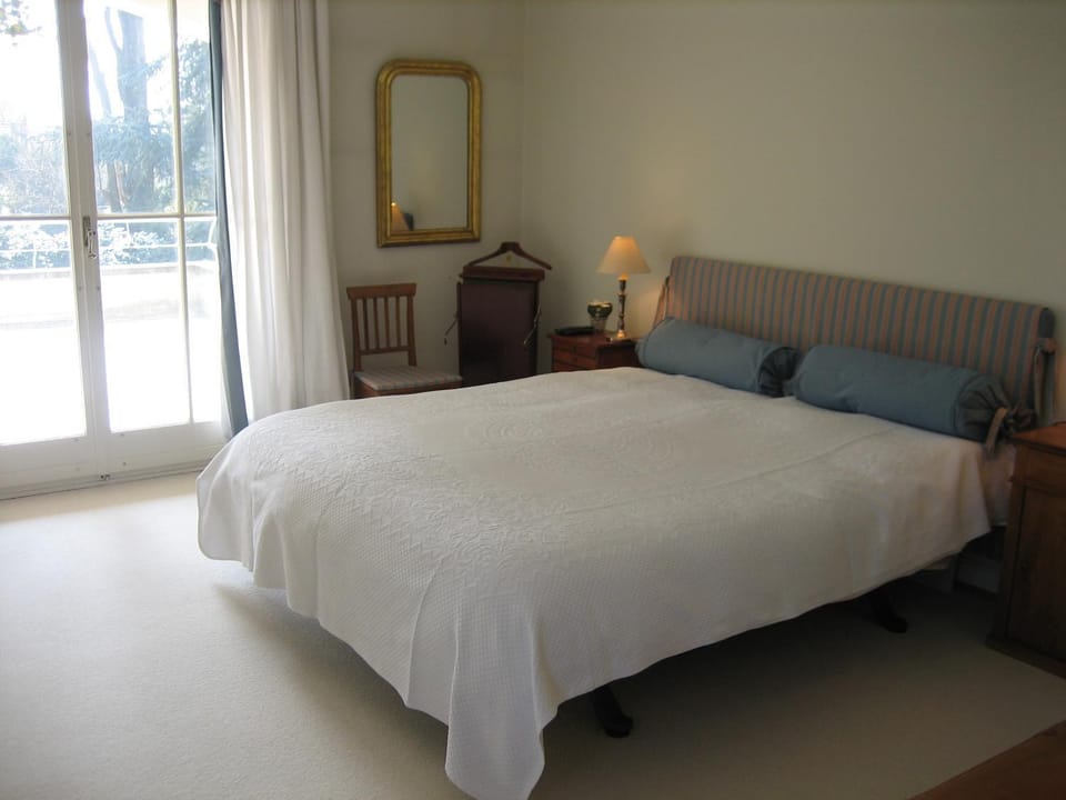 Day, Photo of the whole room