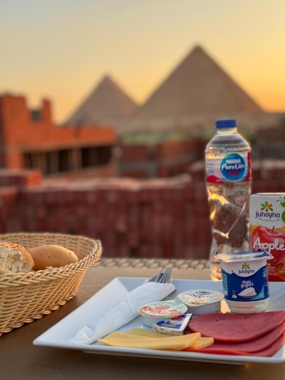 Day, Natural landscape, Food and drinks, Food, Mountain view, Drinks