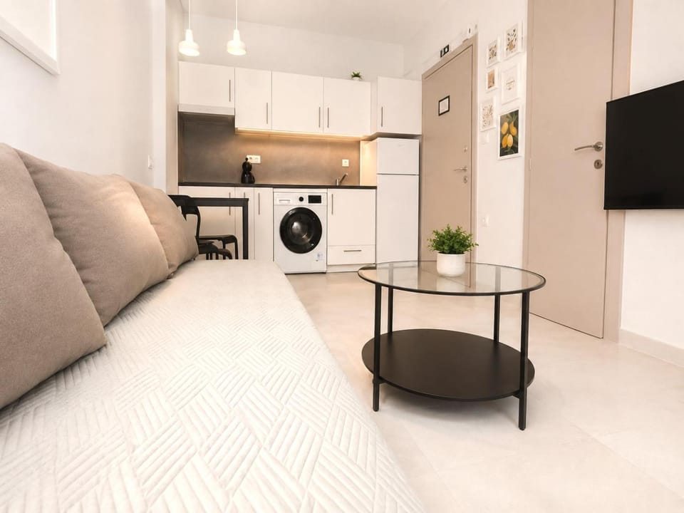 TV and multimedia, Kitchen or kitchenette, Seating area, washing machine