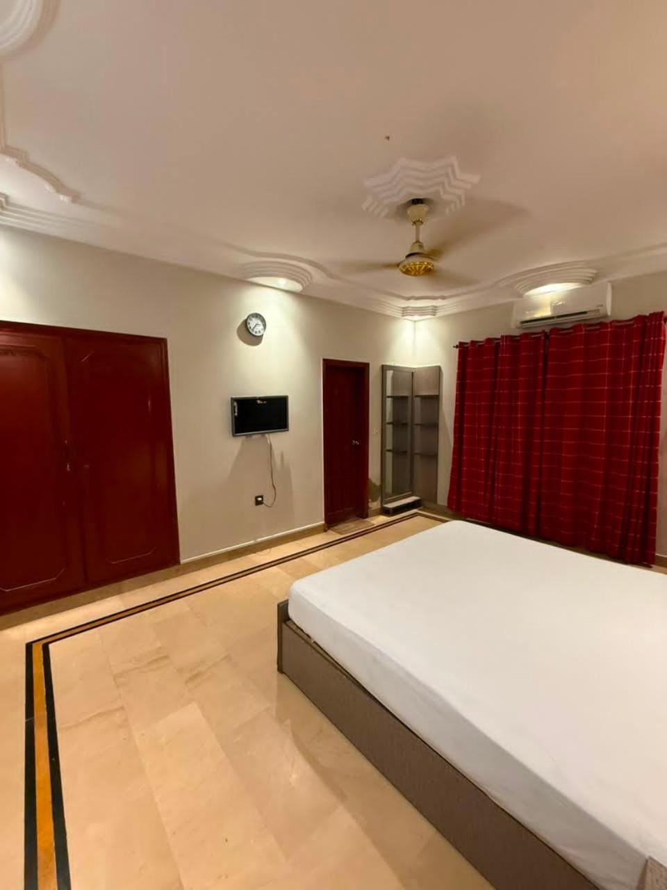 Rooms Accommodations Bed and Breakfast in Karachi