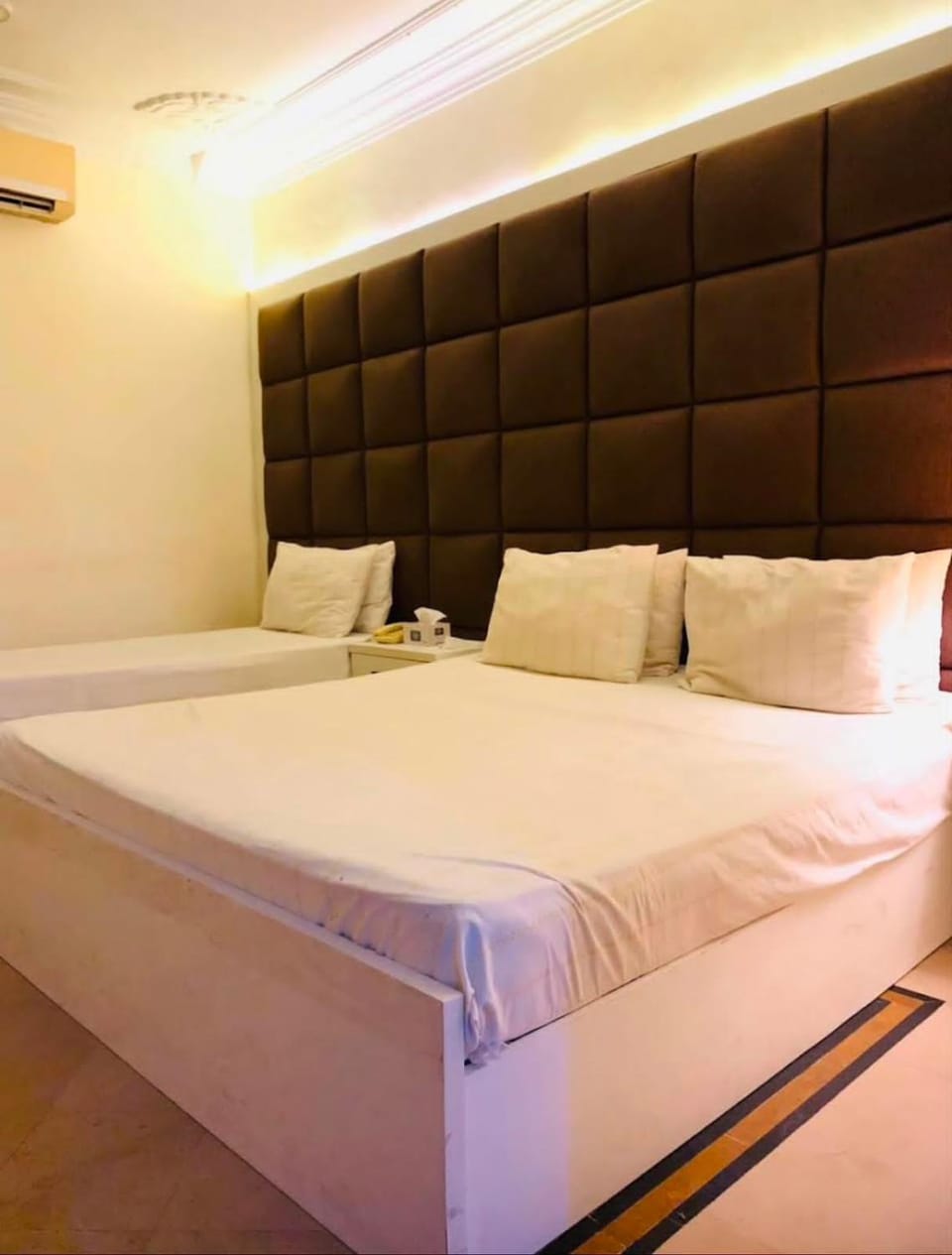 Rooms Accommodations Bed and Breakfast in Karachi