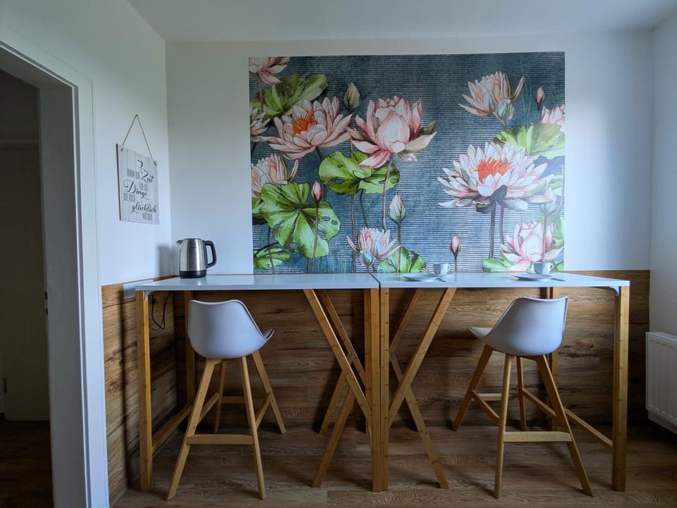 Dining area, kitchen