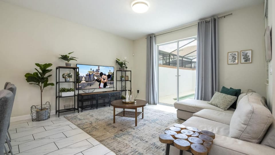 4BR Storey Lake Resort Near Disney Private Pool House in Kissimmee